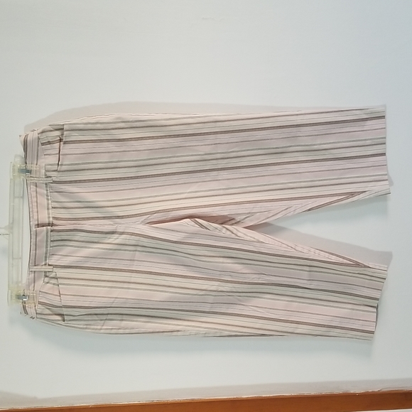 Talbot's Stretch Capri's - Picture 3 of 10